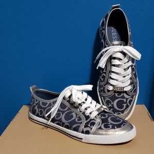 Guess casual shoes